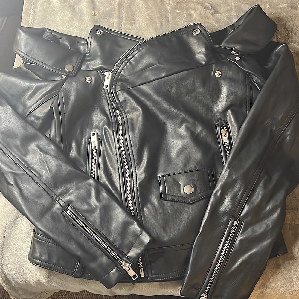 Size S but fits like a XS